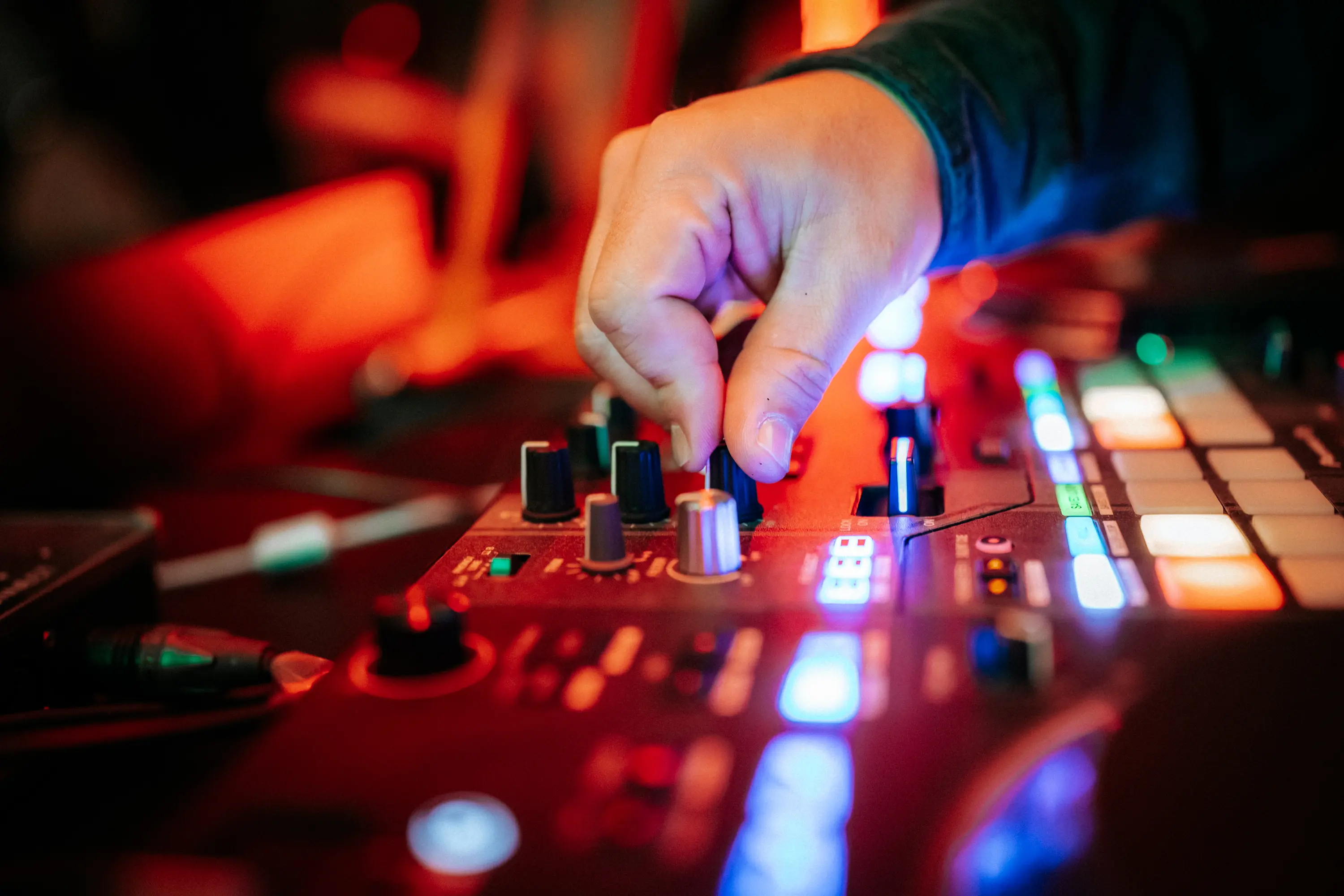 DJ Setup und Stimmung auf einer Veranstaltung